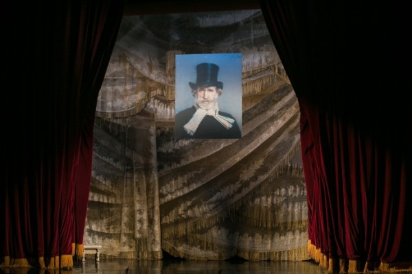 A mester portréja az Operaház színpadán (fotó: Nagy Attila)