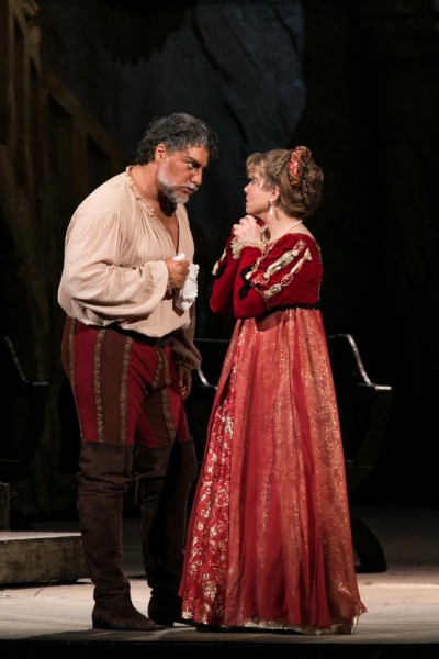 Desdemona és Otello: Pasztircsák Polina és José Cura (fotó: Nagy Attila / Magyar Állami Operaház)