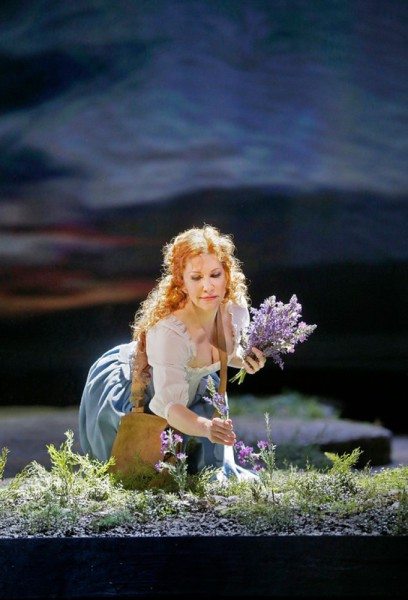 Elena: Joyce DiDonato (fotó: Ken Howard / Metropolitan Opera)