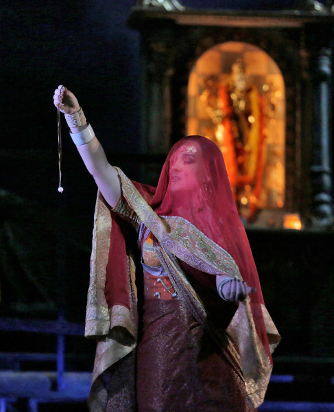 Leila: Diana Damrau (fotó: Ken Howard / Metropolitan Opera)