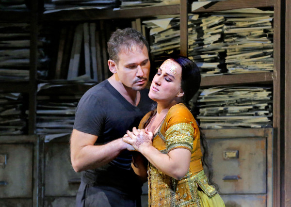 Leila és Zurga: Diana Darau és Mariusz Kwiecień (fotó: Ken Howard / Metropolitan Opera)
